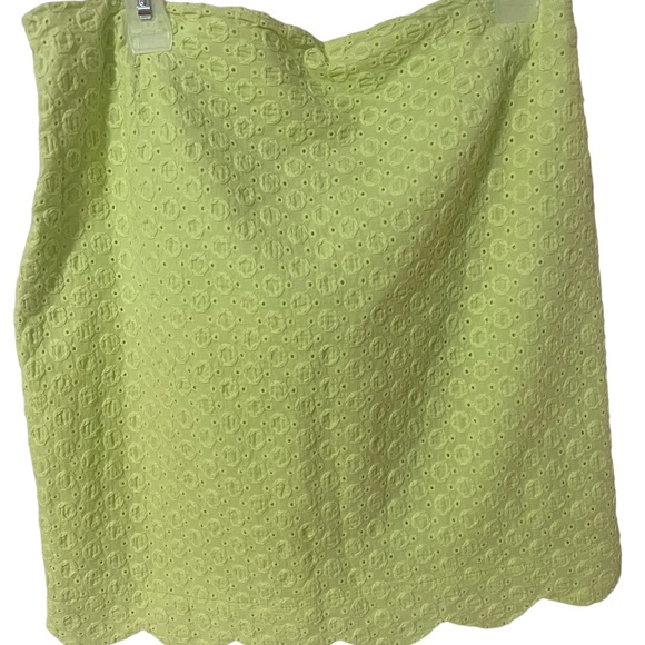 A green skirt by Lulu-B in size 12 - Picture 5 of 7